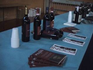 esibizione di vini locali