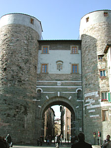 Porte di ingresso a Lucca - Porta Santi Gervasio e Protasio