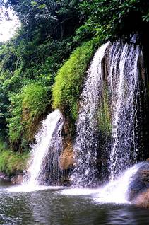 Immagine:Sai Yok Yai Lek Waterfall - Sai Yok National Park.jpg