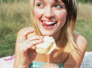 Archivio Fotografico - donna,  mangiare, 
 torta. fotosearch 
- cerca foto, 
illustrazioni, 
immagini e foto 
clipart