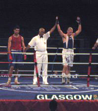 Stephen Simmons Wins Over Sean Santana, Kelvin Hall, Glasgow