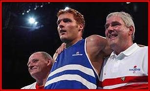 David Dolan celebrates Commonwealth Games glory with his coaches