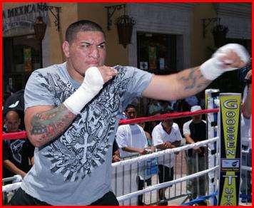 http://www.fightfan.com/galleries/071007-feat-photo-arreola.jpg